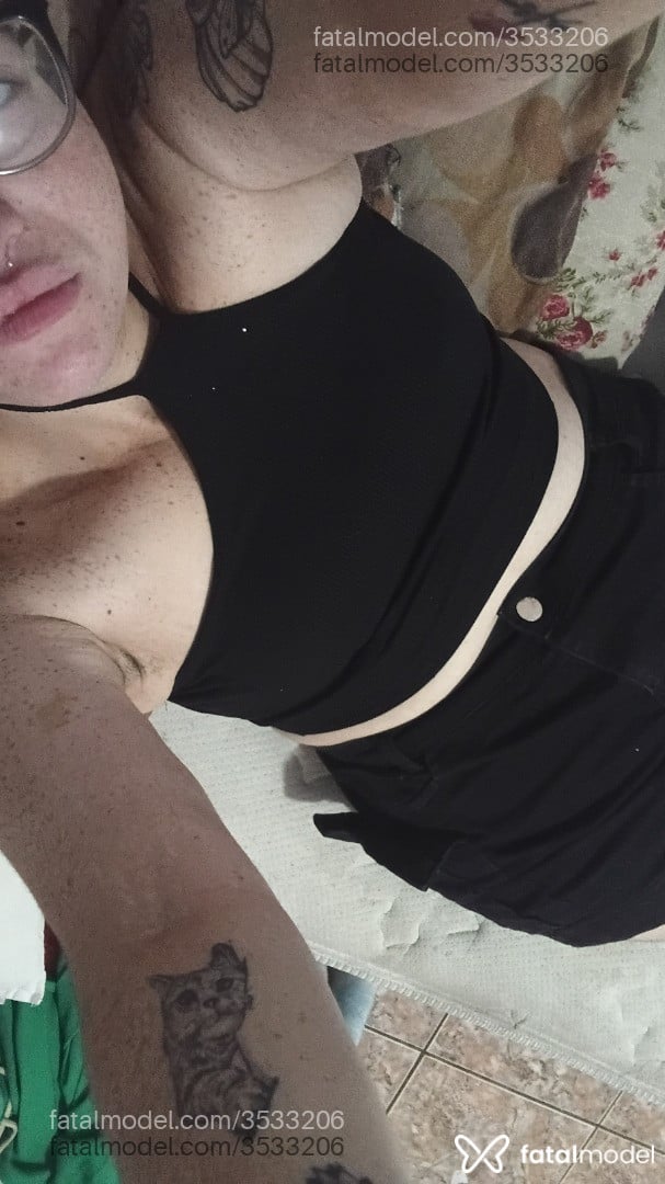 Acompanhante mulher morena (o) de olhos mel - Ruby