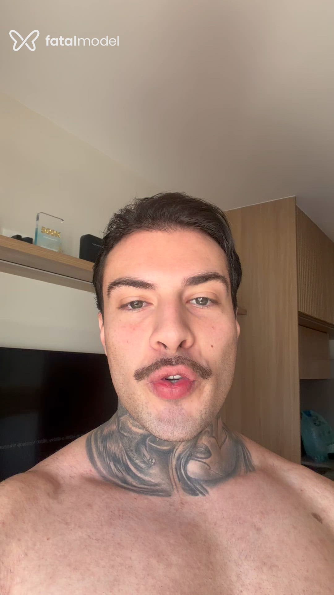 Acompanhante homem com cabelo castanho de olhos cinza - Rafamarttinz