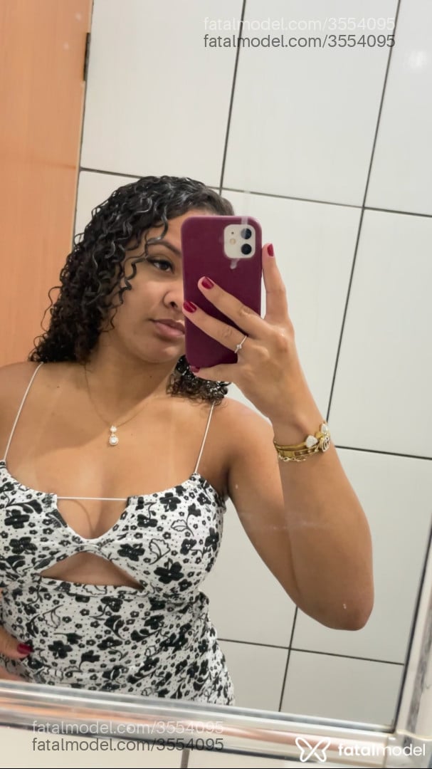 Acompanhante mulher morena (o) de olhos castanhos - Jheny
