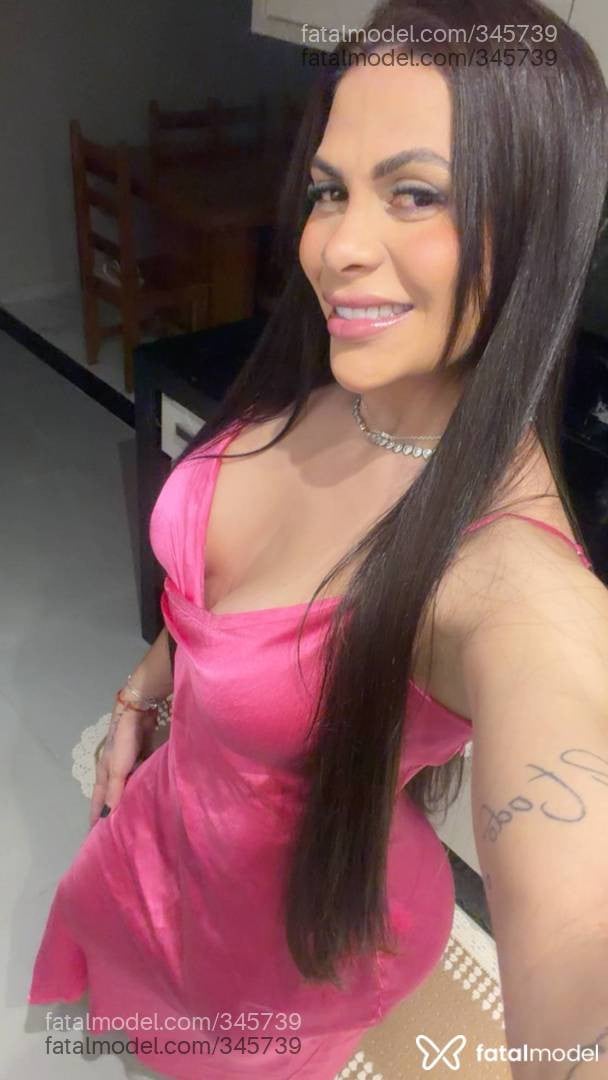 Acompanhante mulher trans morena (o) de olhos castanhos - Crysttal