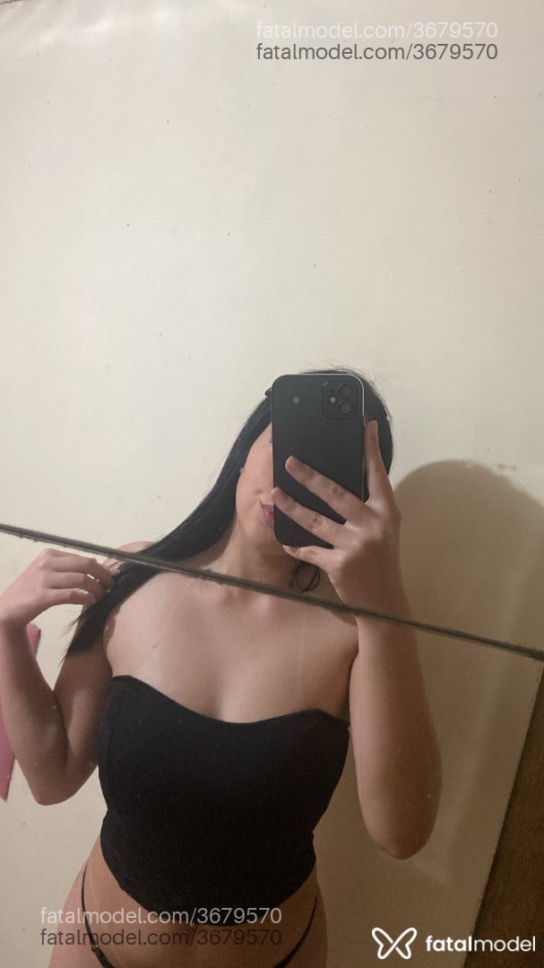 Acompanhante mulher morena (o) de olhos castanhos - Carol