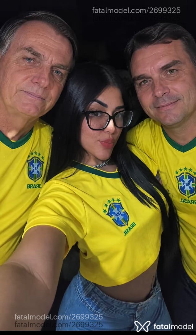 Acompanhante mulher morena (o) de olhos pretos - Heloysa Alves