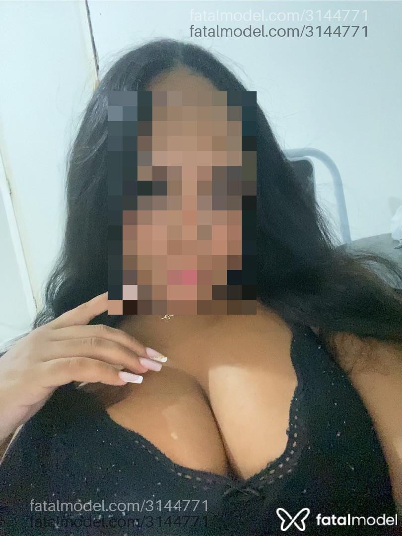 Acompanhante mulher morena (o) de olhos castanhos - Vitoria