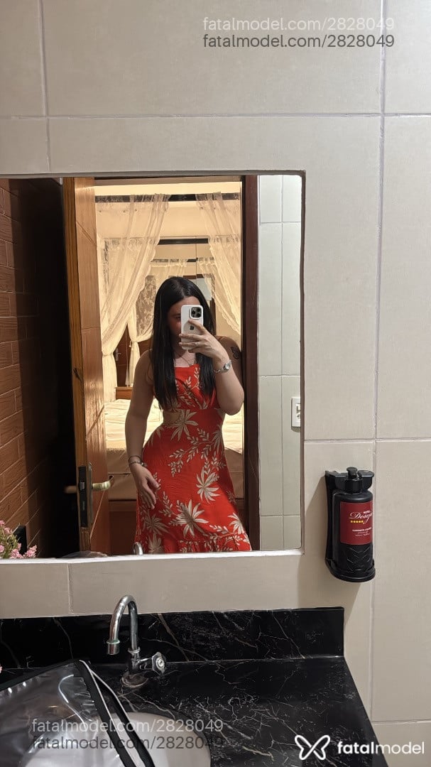 Acompanhante mulher trans morena (o) de olhos castanhos - Anne Linhares