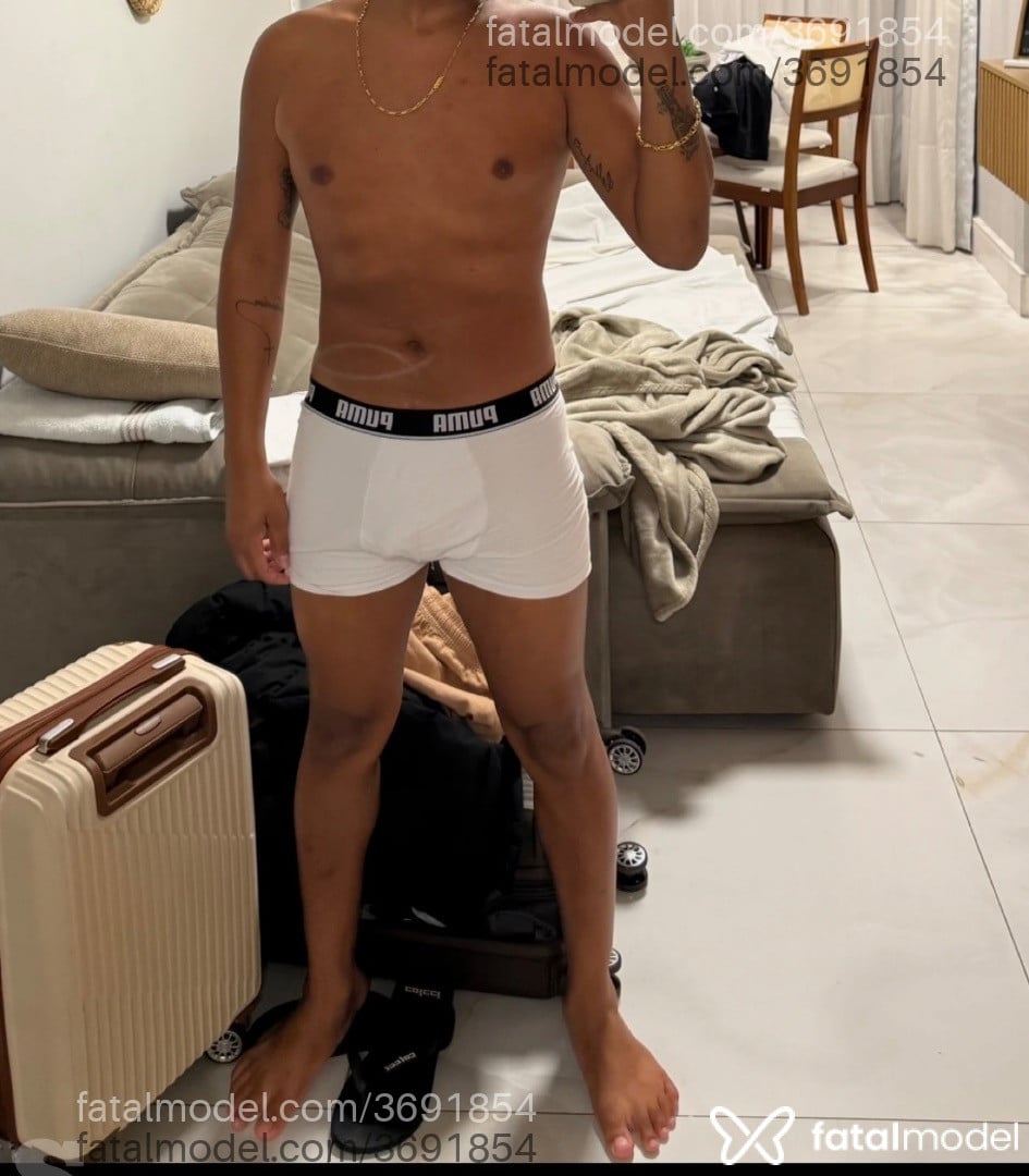 Acompanhante homem com cabelo castanho de olhos castanhos - Rafael Ferrari