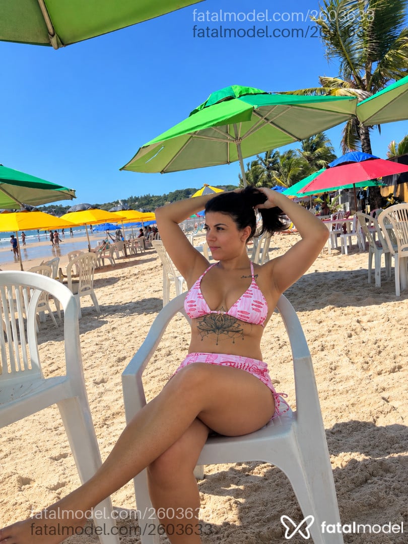 Acompanhante mulher com cabelo castanho de olhos castanhos - Karis