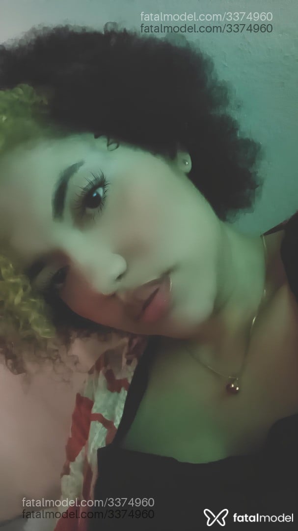 Acompanhante mulher morena (o) de olhos castanhos - Nick Cruz
