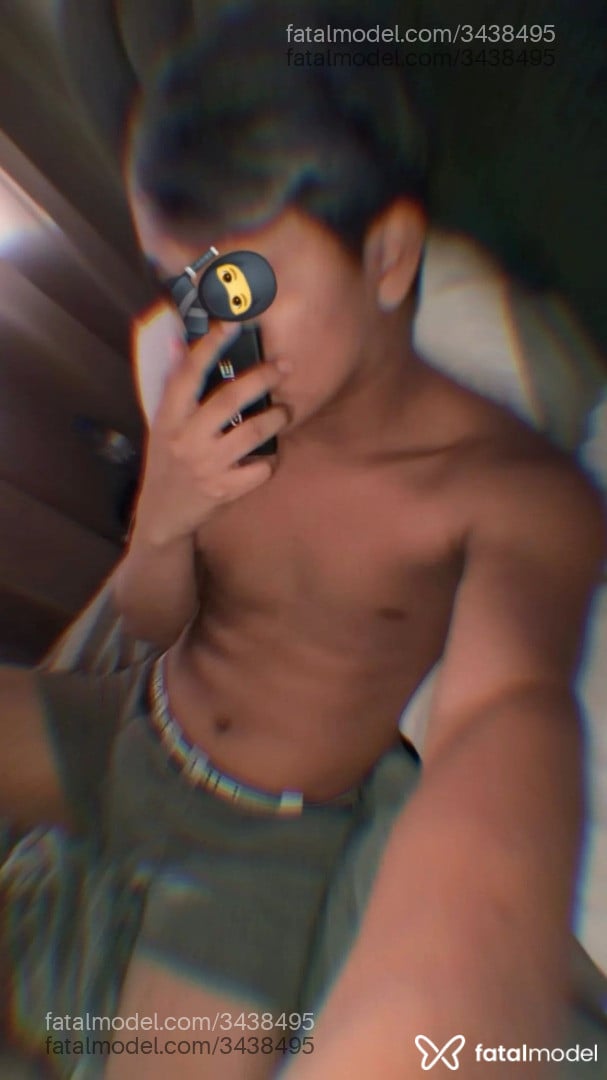 Acompanhante homem morena (o) de olhos pretos - Lucas