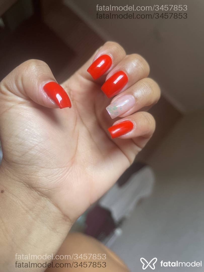 Acompanhante mulher com cabelo castanho de olhos mel - Mylena