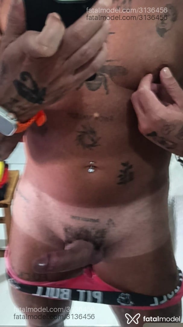 Acompanhante homem morena (o) de olhos castanhos - Nóbrega