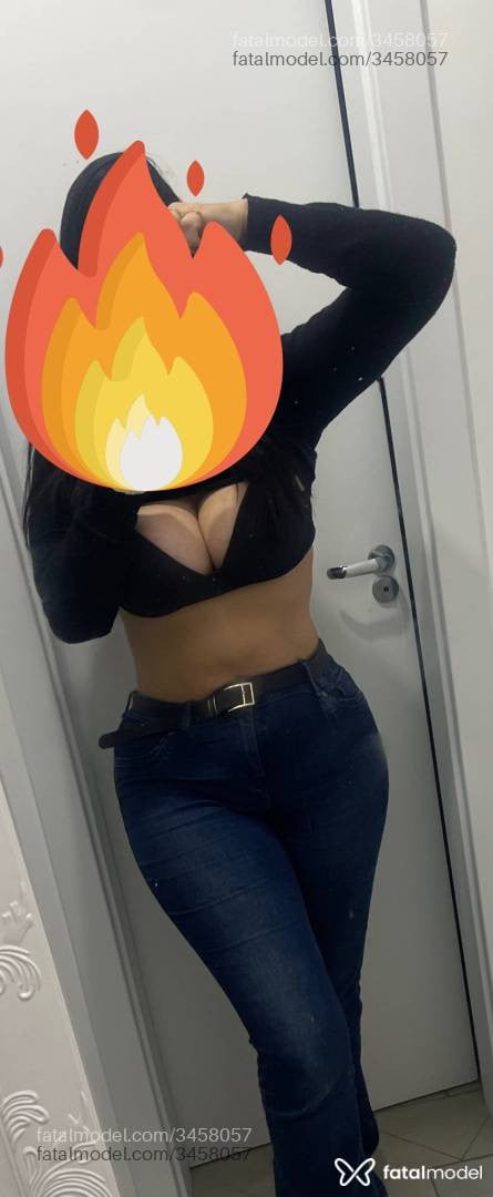 Acompanhante mulher morena (o) de olhos castanhos - Karen