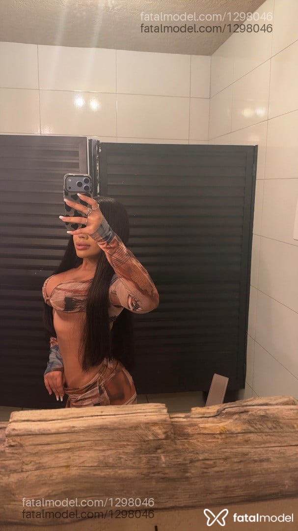Acompanhante mulher morena (o) de olhos castanhos - Sophia Ferrari