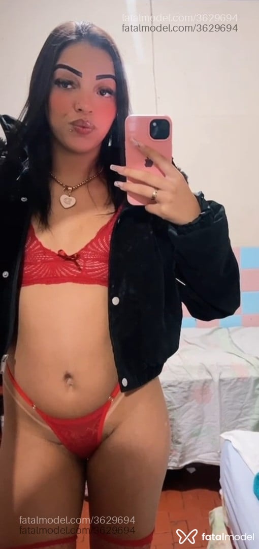 Acompanhante mulher morena (o) de olhos castanhos - Bella