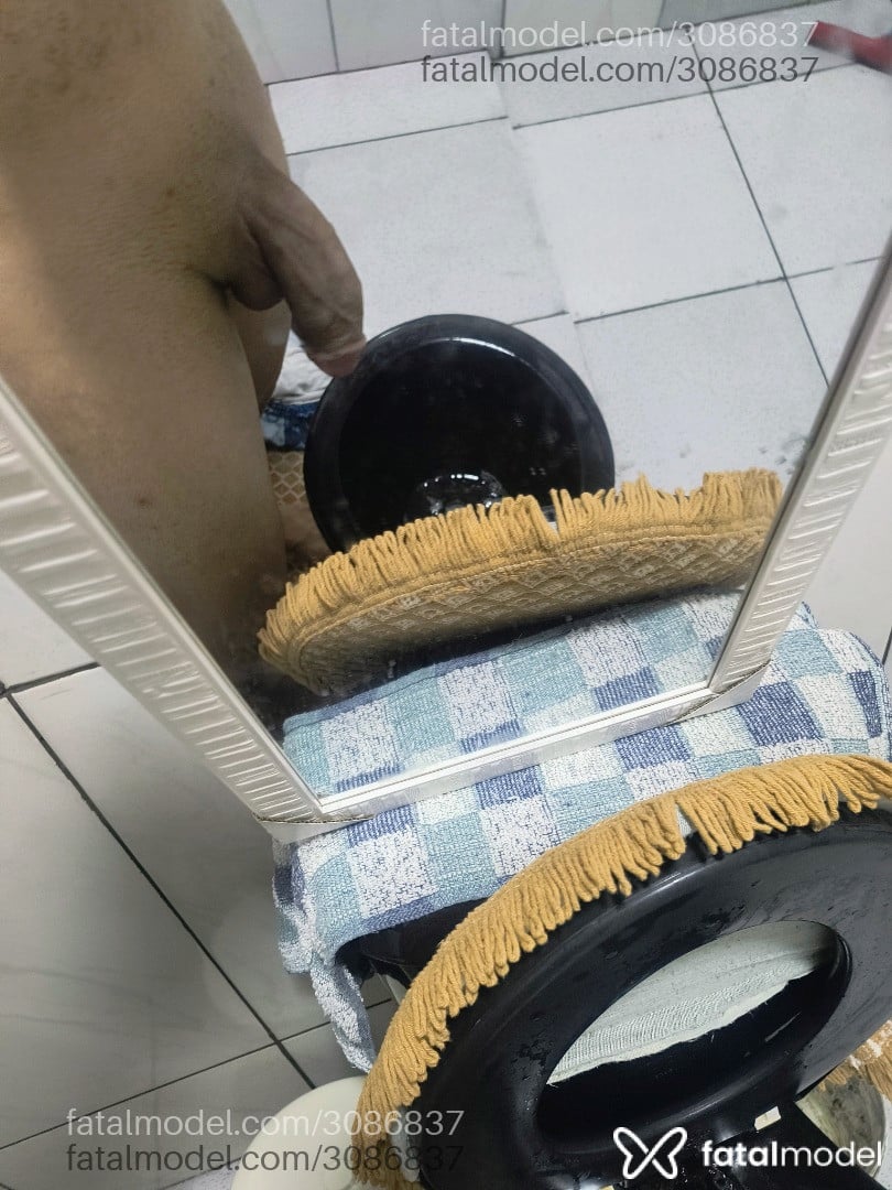 Acompanhante homem com cabelo castanho de olhos castanhos - Matheus
