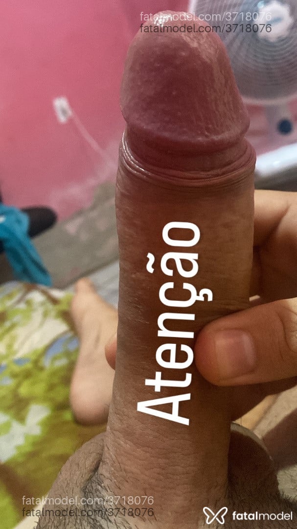 Acompanhante homem com cabelo castanho de olhos mel - Lorim