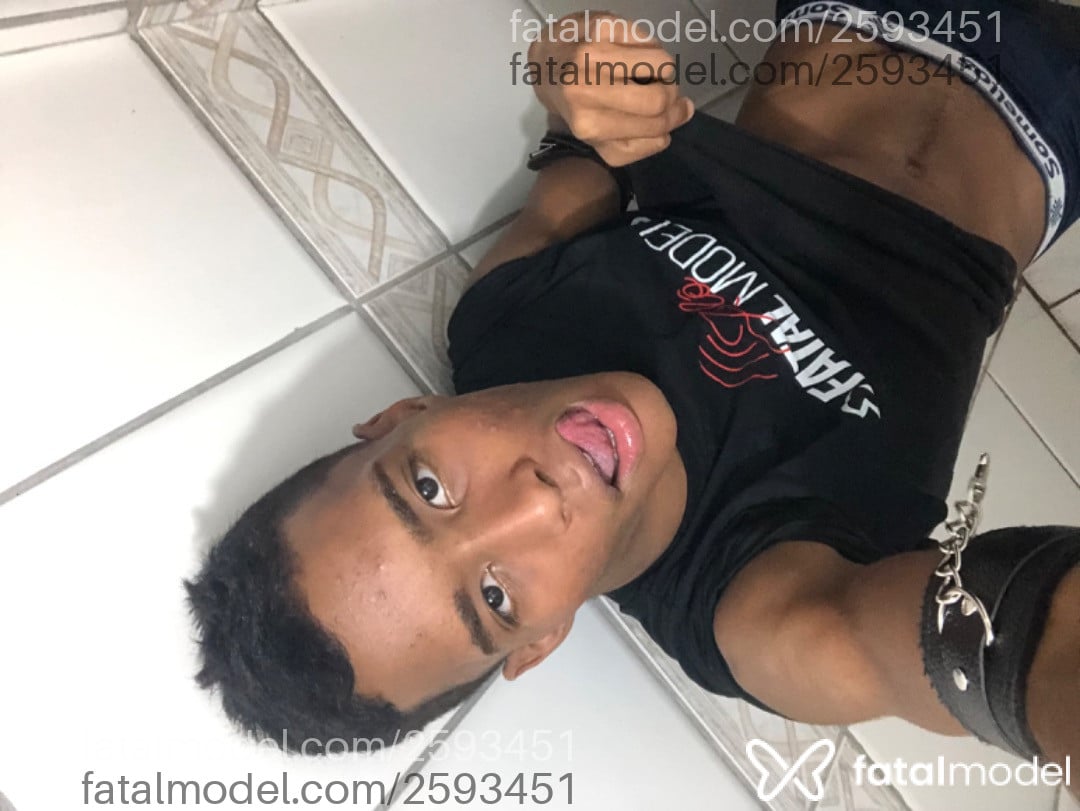Acompanhante homem morena (o) de olhos castanhos - Zamuel David