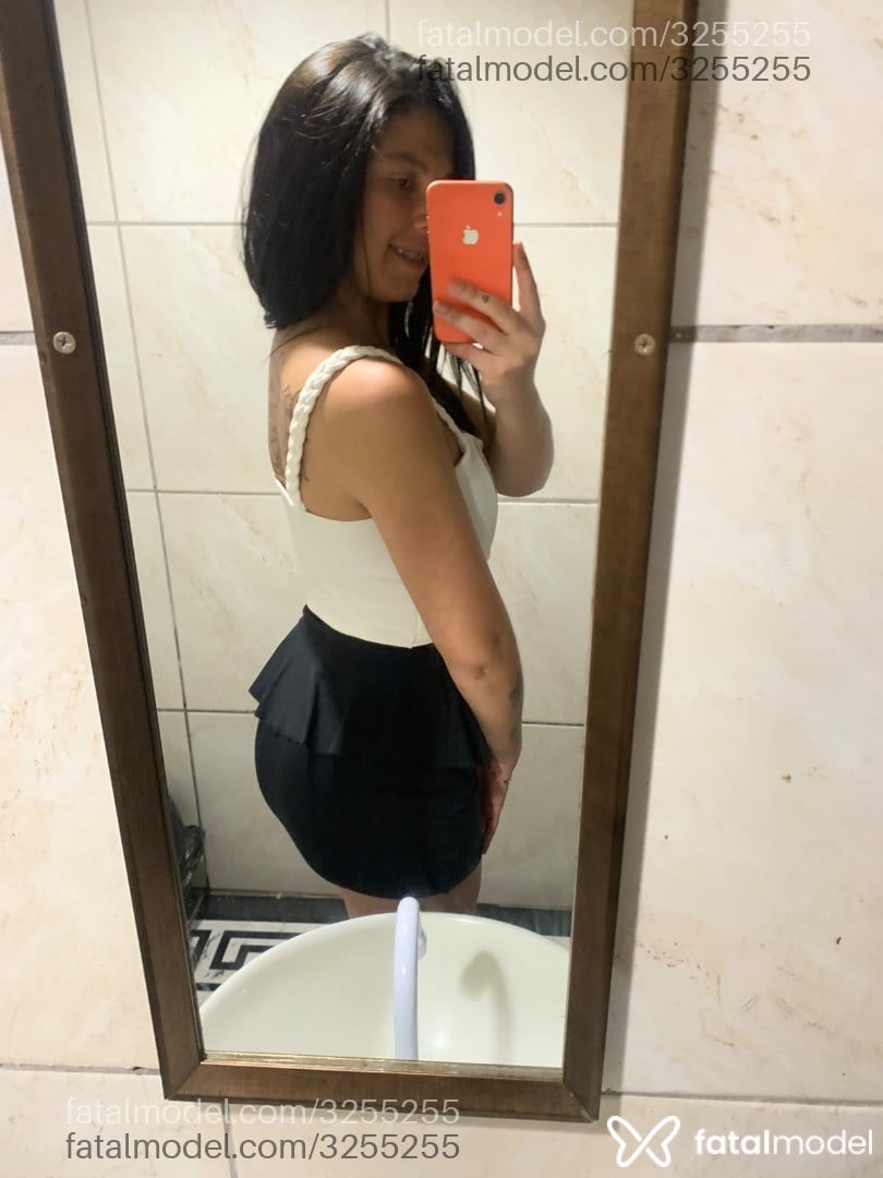 Acompanhante mulher com cabelo castanho de olhos mel - Penélope