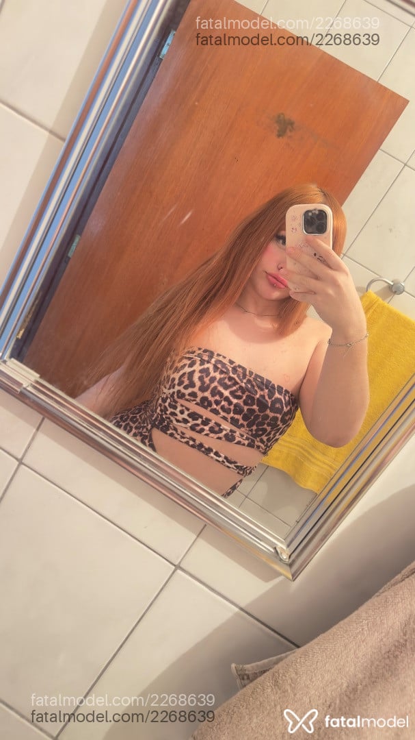 Acompanhante mulher trans ruiva (o) de olhos azuis - Eduarda