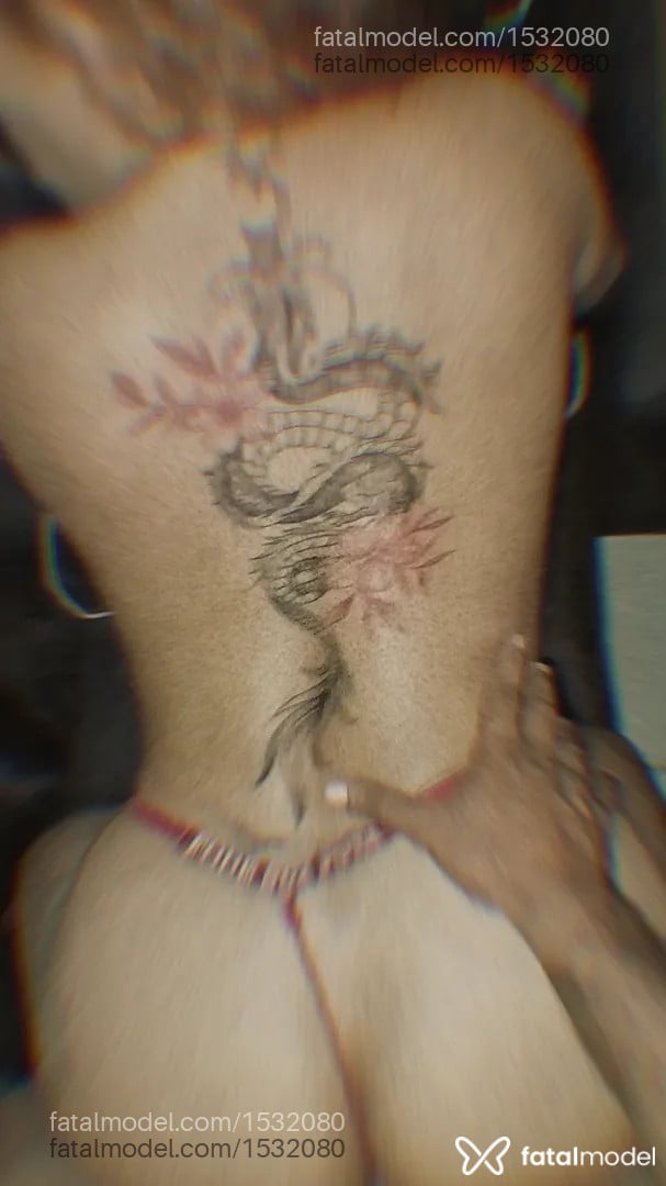 Acompanhante travesti morena (o) de olhos castanhos - Thayra banks Acompanhante travesti morena (o) de olhos castanhos - Thayra banks