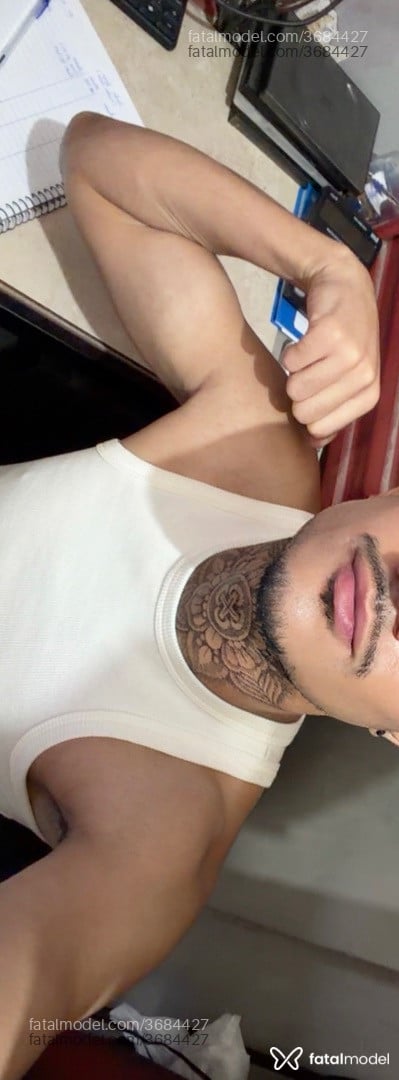 Acompanhante homem morena (o) de olhos castanhos - Novmamador