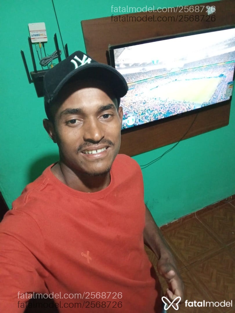 Acompanhante homem morena (o) de olhos castanhos - Riquelme