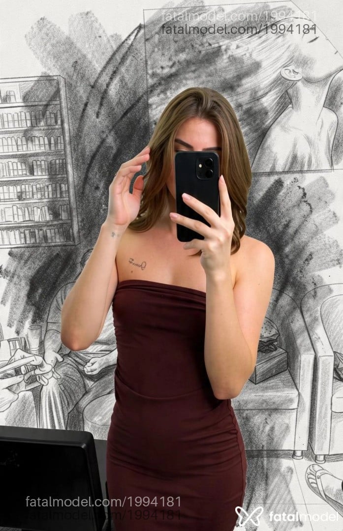 Acompanhante mulher trans loira (o) de olhos castanhos - Emanoellaa