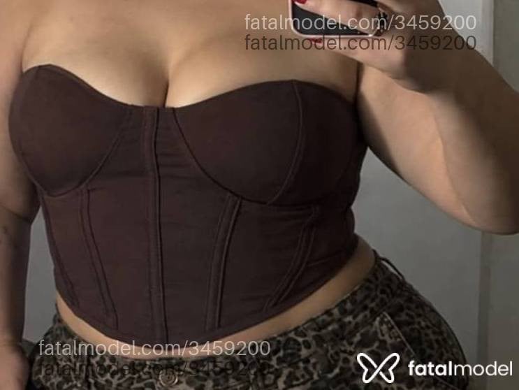 Acompanhante mulher com cabelo castanho de olhos castanhos - Kaa