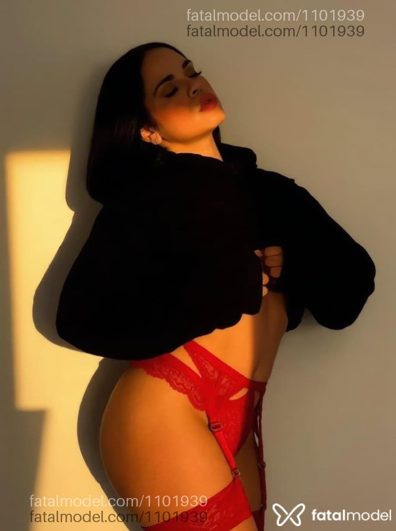 Acompanhante mulher morena (o) de olhos castanhos - Yana Bizerrinha