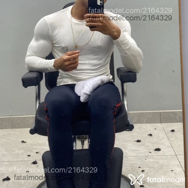 Acompanhante homem morena (o) de olhos castanhos - Lucasrafaeldot