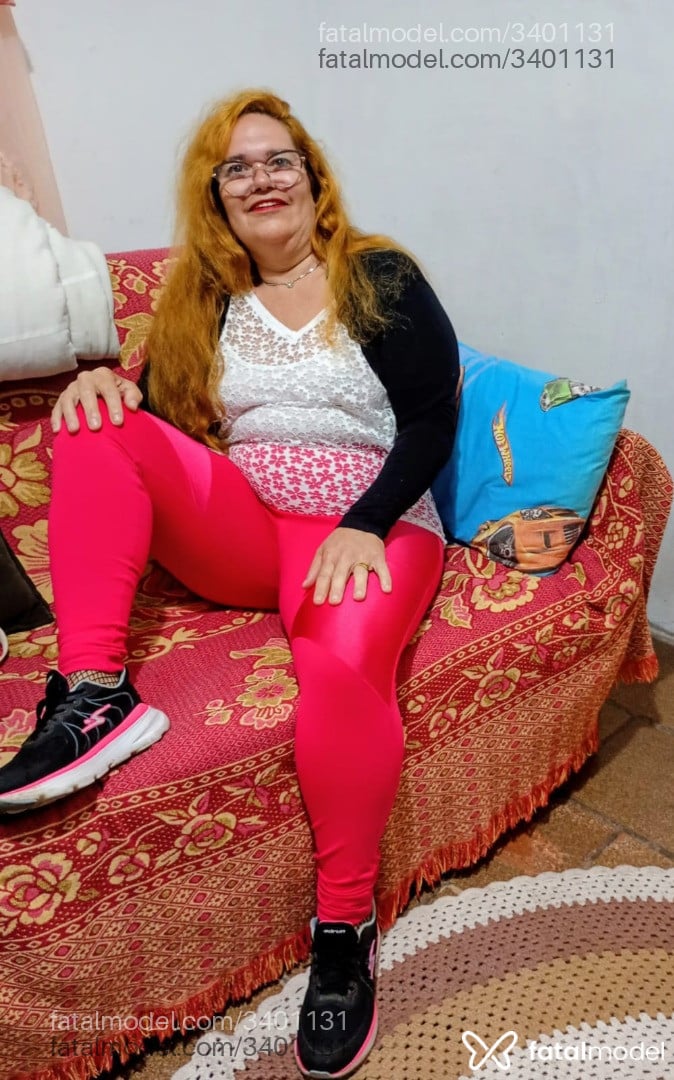 Acompanhante mulher loira (o) de olhos castanhos - Maria Júlia Moro