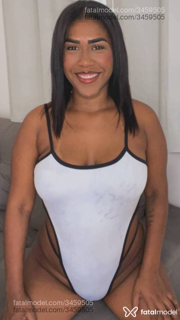 Acompanhante mulher com cabelo castanho de olhos castanhos - Stefany