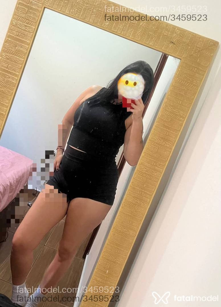Acompanhante mulher com cabelo castanho de olhos castanhos - Scarlat Souza
