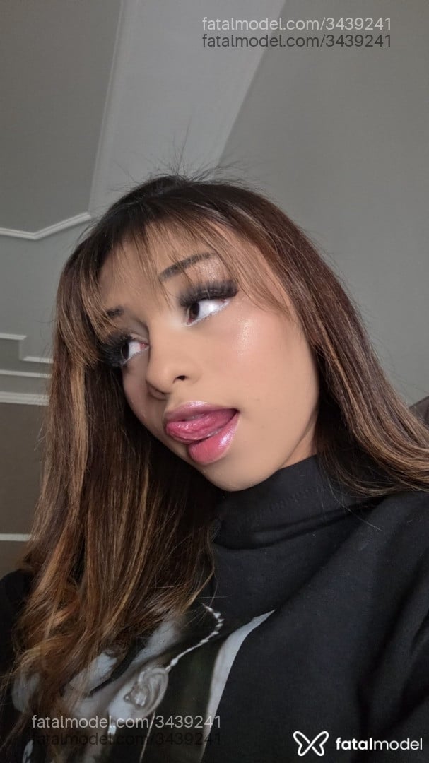 Acompanhante mulher trans loira (o) de olhos castanhos - Nathyzinha