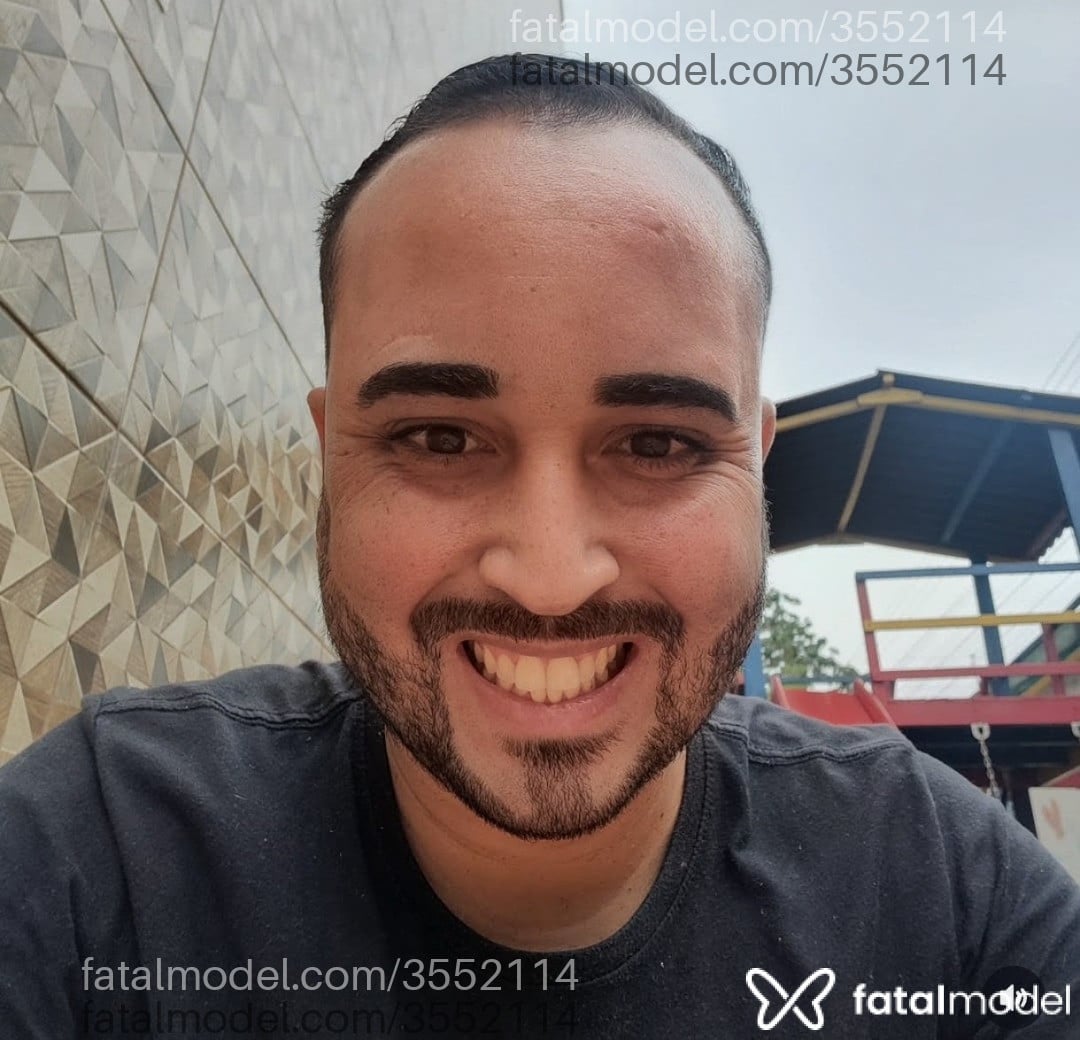 Acompanhante homem morena (o) de olhos castanhos - Rays