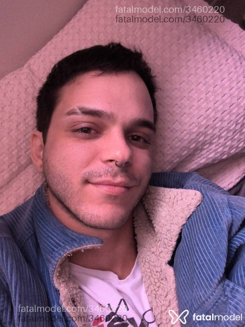 Acompanhante homem morena (o) de olhos castanhos em Joinville - Fernando