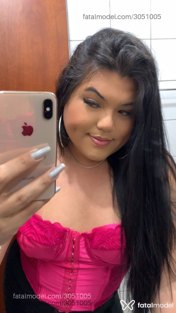 Acompanhante mulher trans morena (o) de olhos castanhos - Japaa
