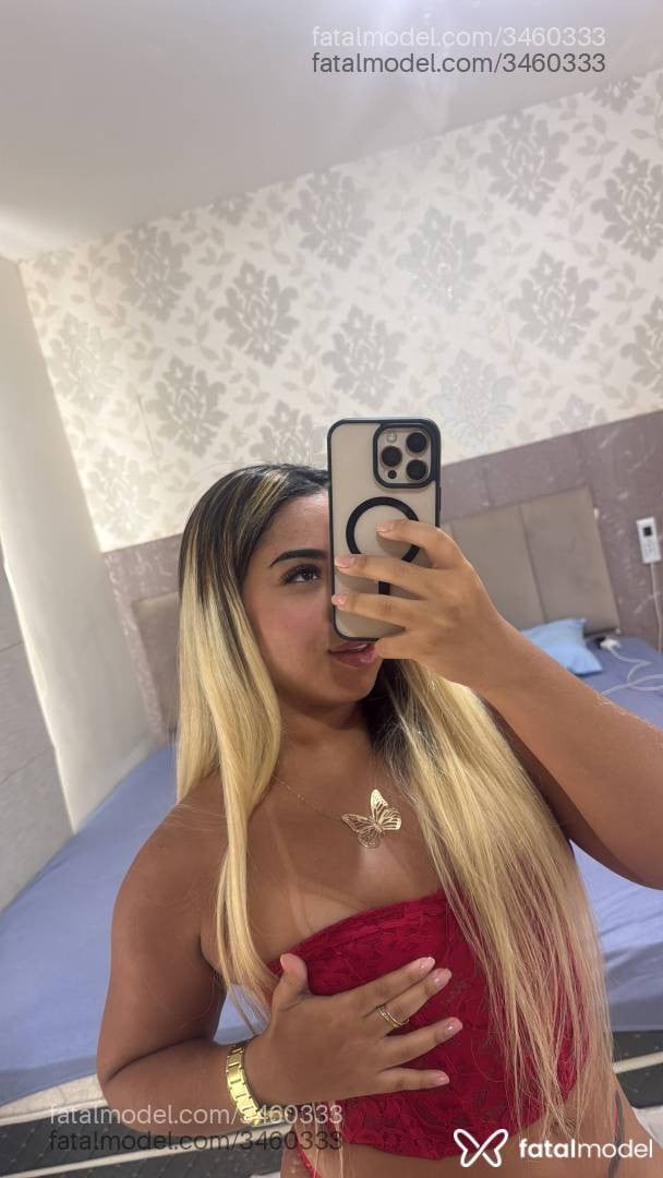 Acompanhante mulher loira (o) de olhos castanhos - Paolla Bahia