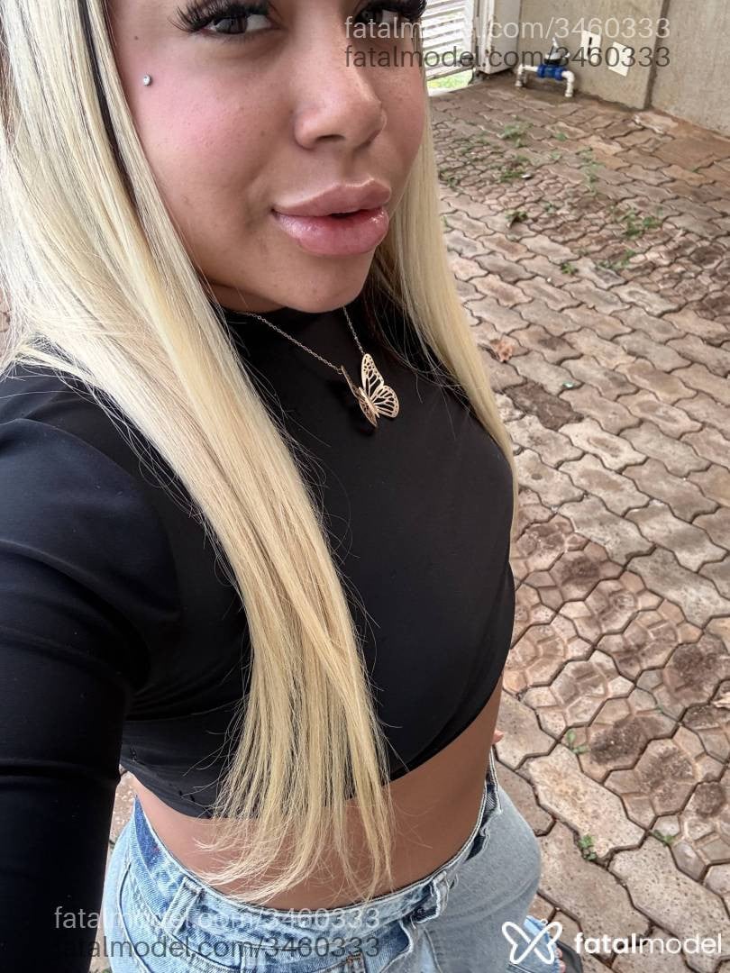 Acompanhante mulher loira (o) de olhos castanhos - Paolla Bahia