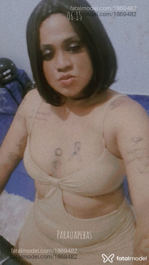 Acompanhante mulher morena (o) de olhos pretos - Estrela