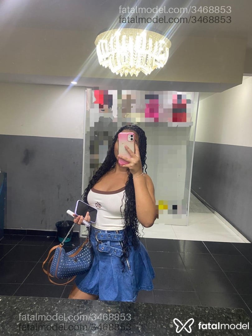 Acompanhante mulher com cabelo castanho de olhos castanhos - Mirela