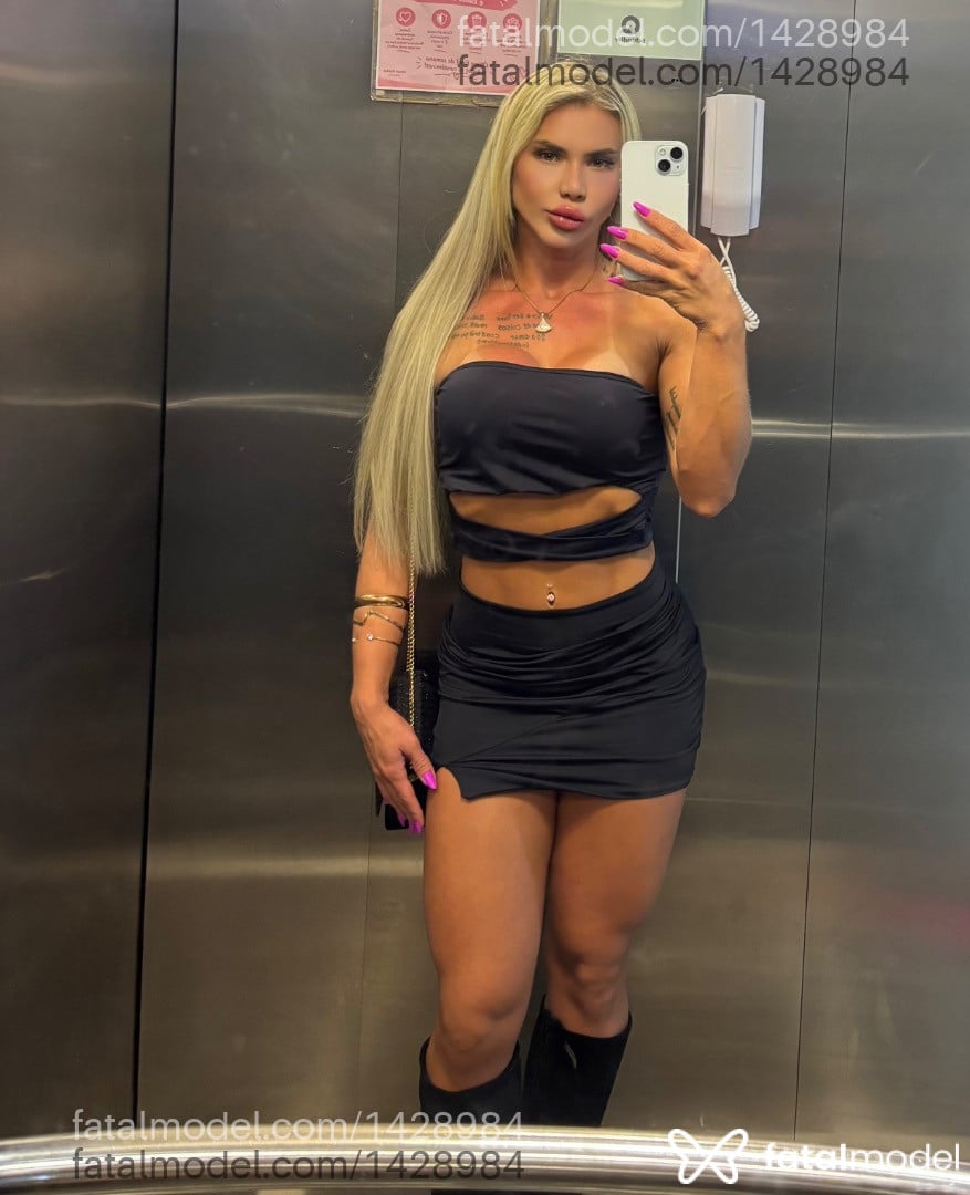 Acompanhante mulher loira (o) de olhos verdes - Priscila