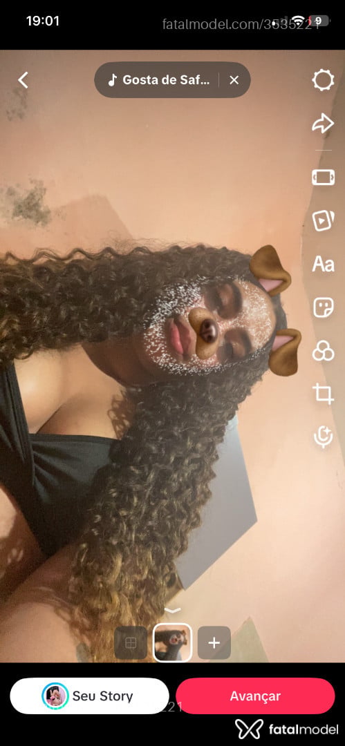 Acompanhante mulher trans morena (o) de olhos castanhos - Rafaelly
