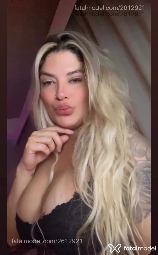 Acompanhante mulher loira (o) de olhos verdes - Mya Prado