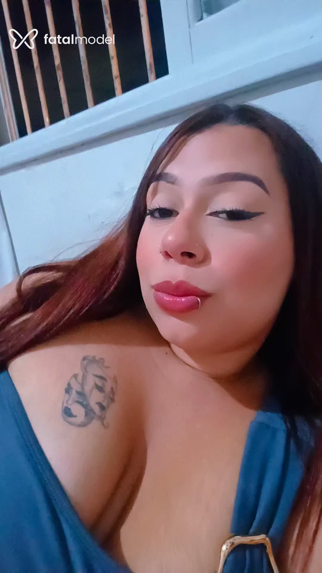 Acompanhante mulher ruiva (o) de olhos castanhos - Melissa