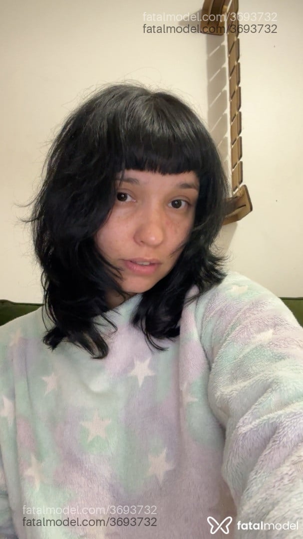Acompanhante mulher morena (o) de olhos pretos - Pandora