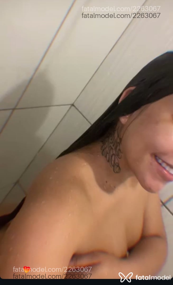 Acompanhante mulher loira (o) de olhos mel - Melissa