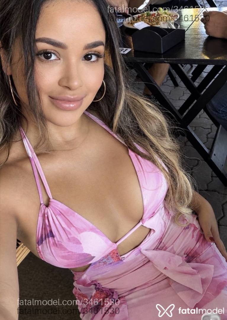 Acompanhante mulher morena (o) de olhos castanhos - Camila