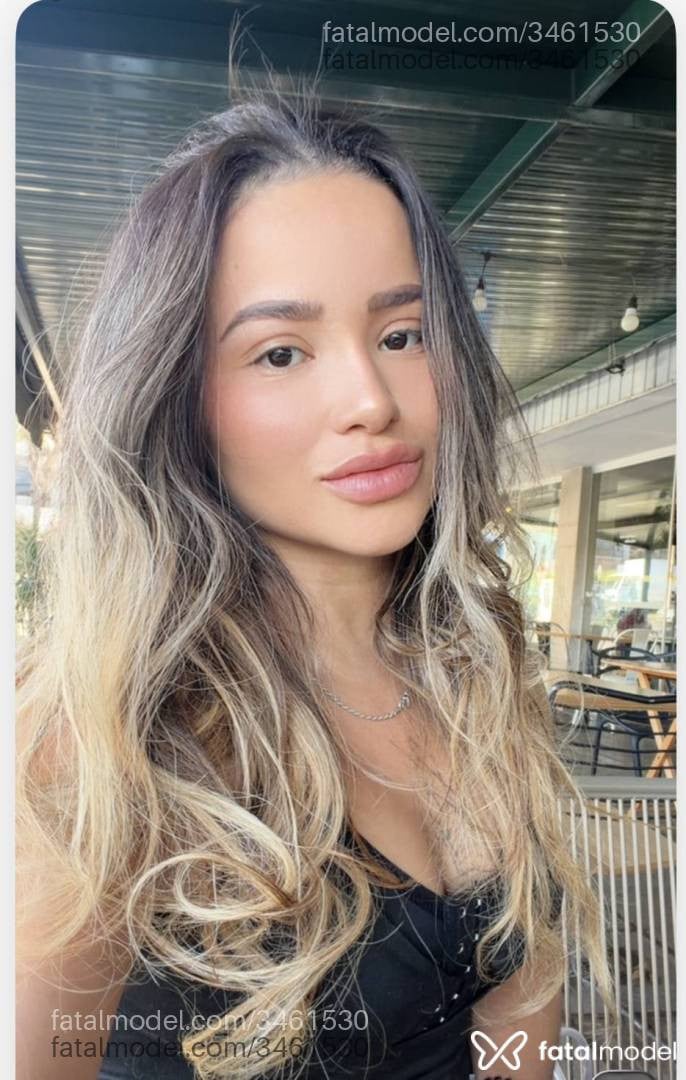 Acompanhante mulher morena (o) de olhos castanhos - Camila
