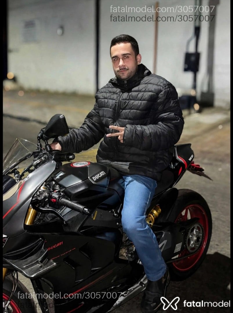 Acompanhante homem morena (o) de olhos verdes - Matheus