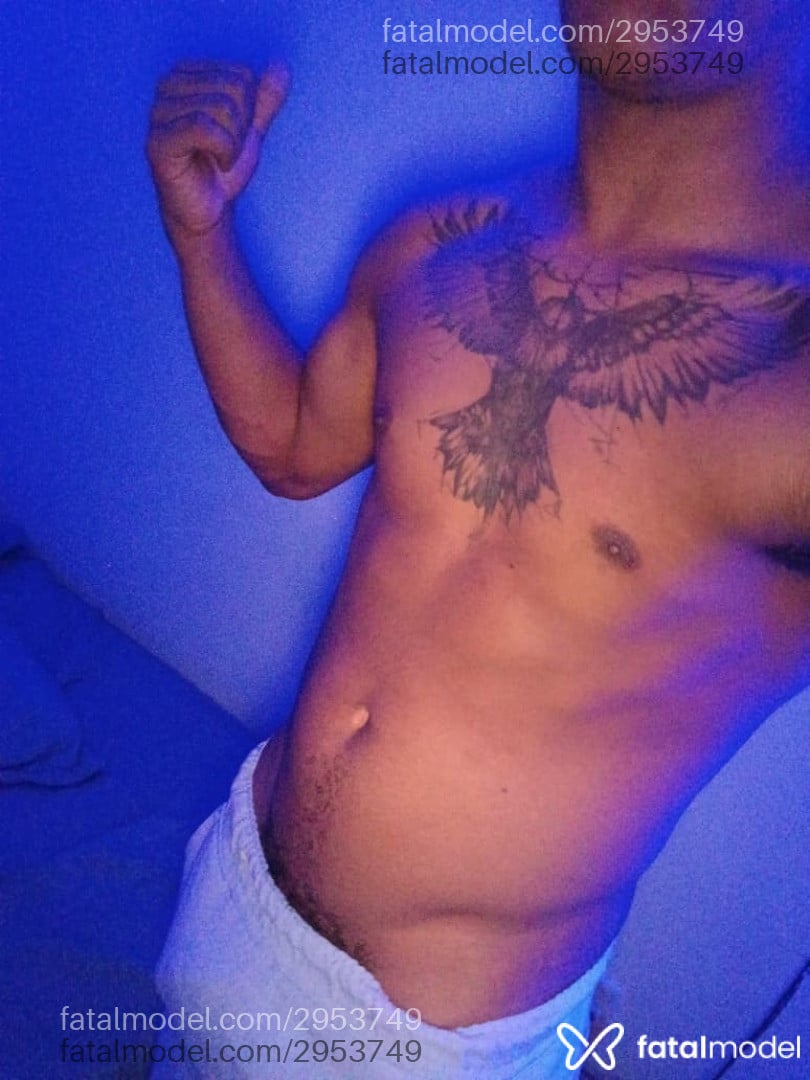 Acompanhante homem morena (o) de olhos pretos - Thiago